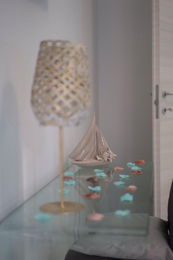 New In!Amalie At Santa Lucia Apartment Napoli Exterior foto