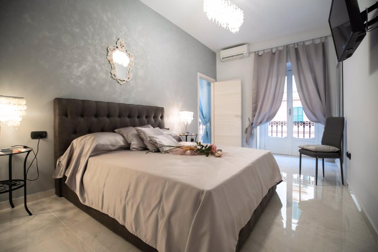 New In!Amalie At Santa Lucia Apartment Napoli Exterior foto
