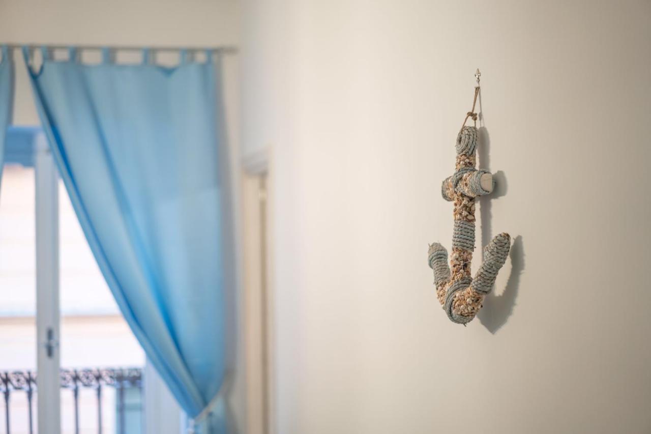 New In!Amalie At Santa Lucia Apartment Napoli Exterior foto